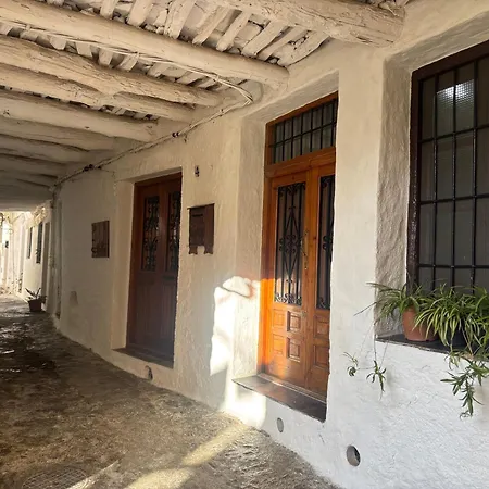 Casa M'guire Holiday home Pampaneira